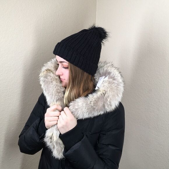 New Treasure & Bond Black Knit Pom Beanie (M) - Picture 1 of 6